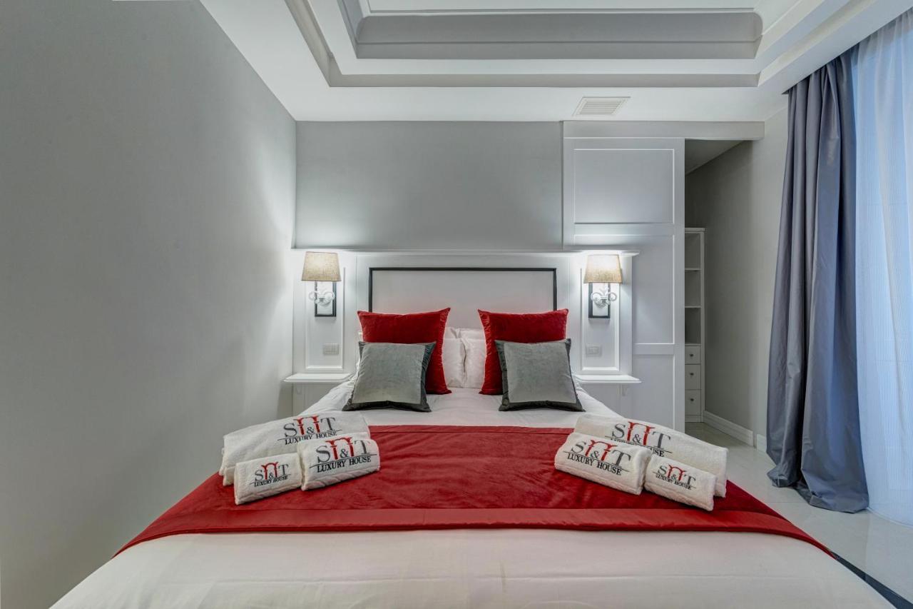 Ferienwohnung S&T Luxury House In Plebiscito Square Neapel Exterior foto