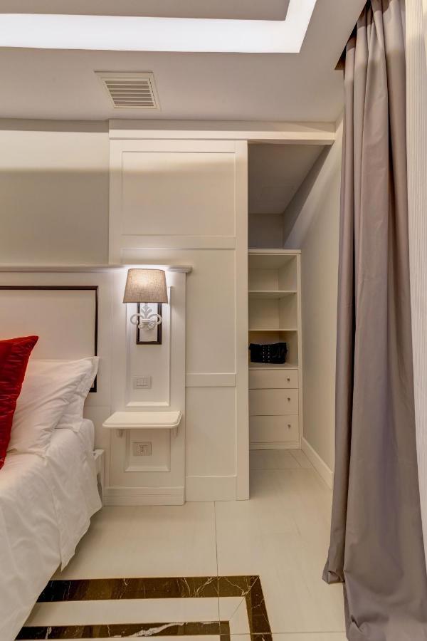 Ferienwohnung S&T Luxury House In Plebiscito Square Neapel Exterior foto
